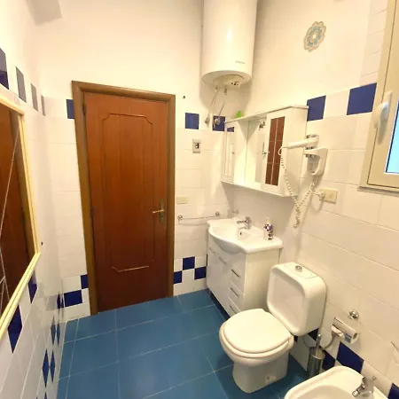 Rosy Apartman *